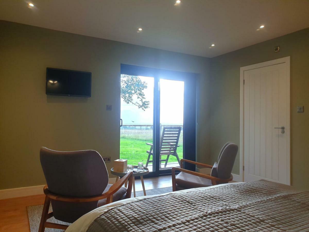 Open Acres Accommodation And Airport Parking Backwell エクステリア 写真